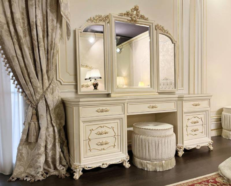 Baroque Commodes